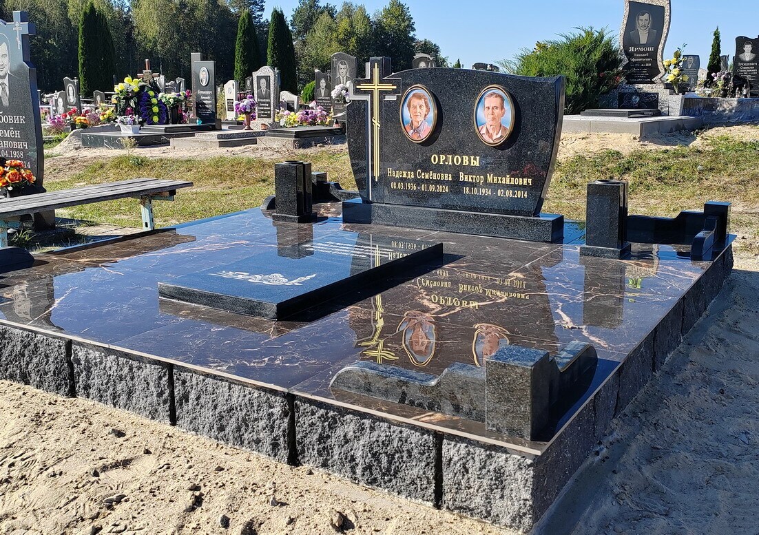 Гранитный памятни 01082025