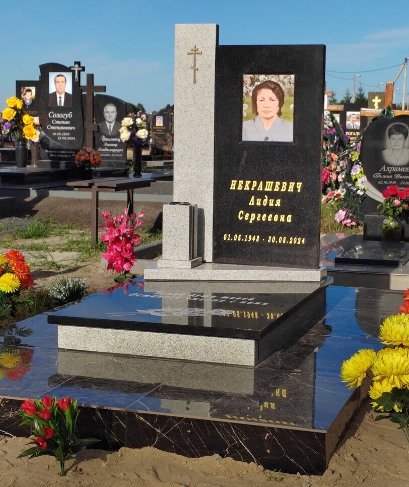 Гранитный памятник 03072025