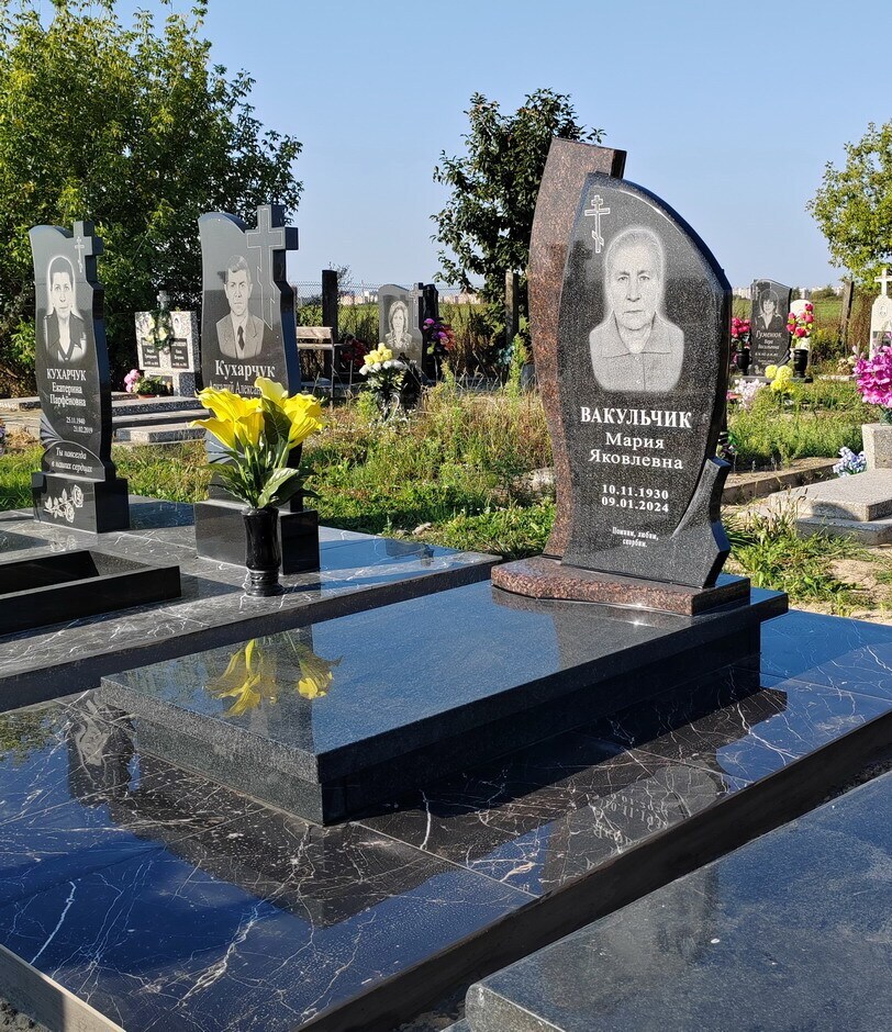 Гранитный памятник 04062025